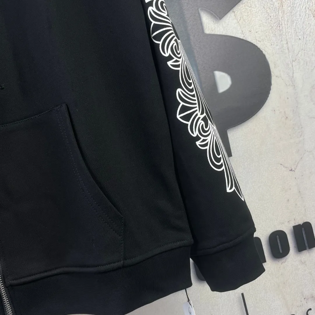 KL 🔘 𝐂𝐡𝐫𝐨𝐦𝐞 𝐇𝐞𝐚𝐫𝐭 CH 16019 1:1 ， ， Same Style oversize ， ！ ， ， ， Breathable ， ， 、 hold 。 ： ， 、 ， ， ； ， ， 。 oversize ， ， ， ， ， ！ Size：S M L XL ：Black White